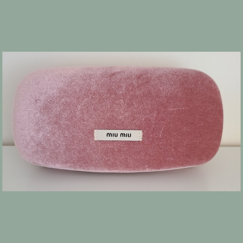 Sunglasses case | MIU MIU